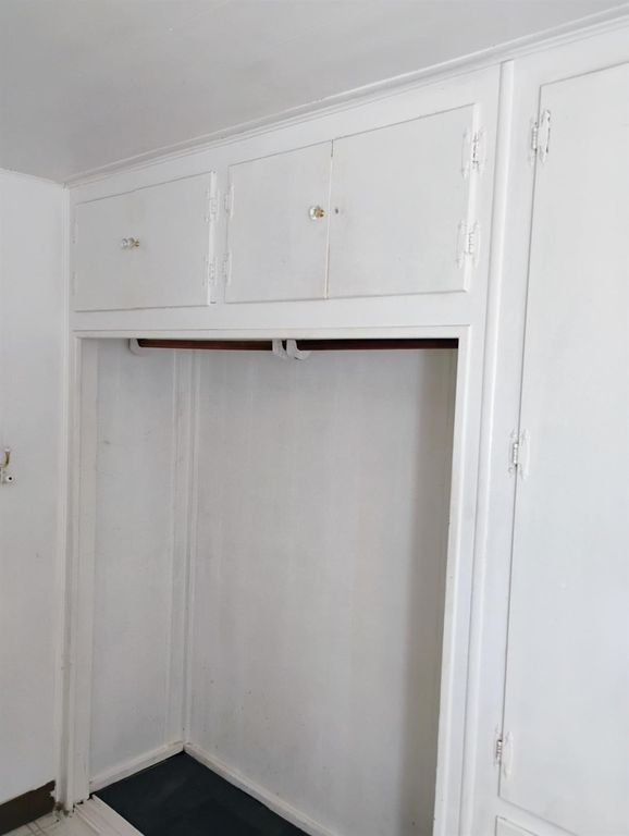 Image 3 of property listing at 1941 N Golden State Boulevard # 33, Fresno, CA 93705