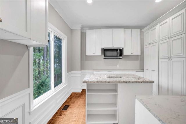 1364 Fallsbrook Way NW, Acworth, GA 30101