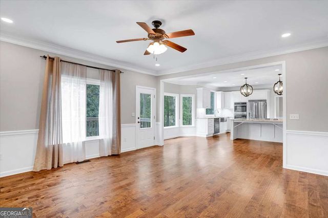 1364 Fallsbrook Way NW, Acworth, GA 30101