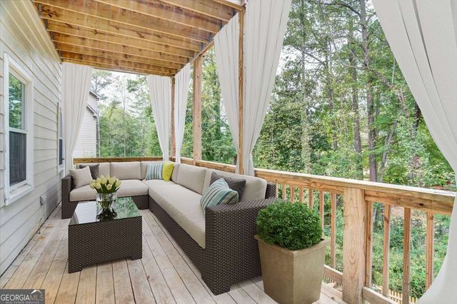 1364 Fallsbrook Way NW, Acworth, GA 30101