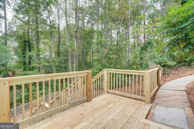 1364 Fallsbrook Way NW, Acworth, GA 30101