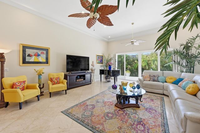 9001 N Lake Dasha Drive, Plantation, FL 33324