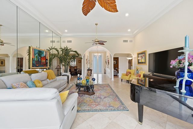 9001 N Lake Dasha Drive, Plantation, FL 33324