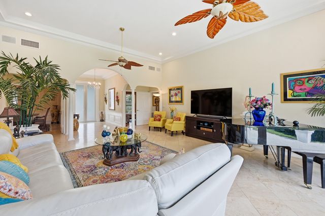 9001 N Lake Dasha Drive, Plantation, FL 33324