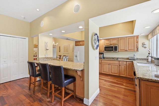 9001 N Lake Dasha Drive, Plantation, FL 33324