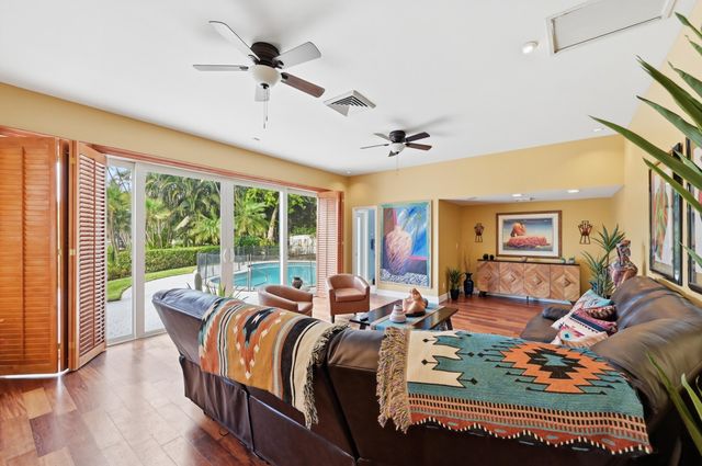 9001 N Lake Dasha Drive, Plantation, FL 33324