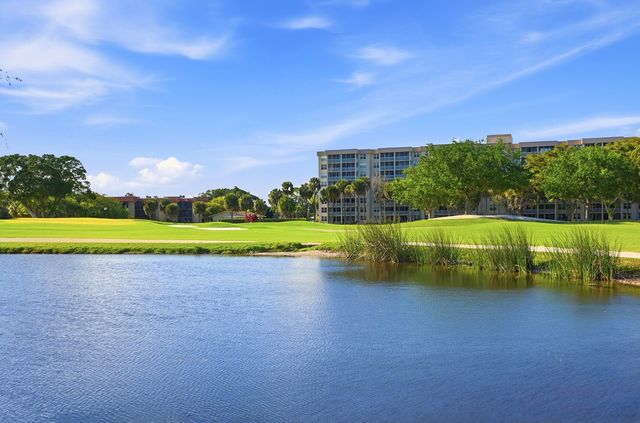 9001 N Lake Dasha Drive, Plantation, FL 33324
