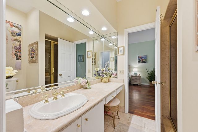 9001 N Lake Dasha Drive, Plantation, FL 33324