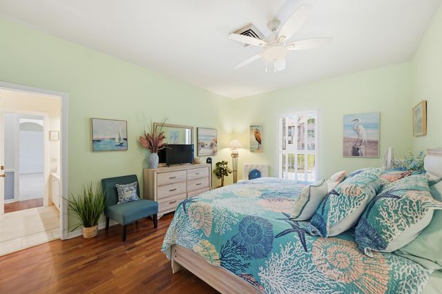 9001 N Lake Dasha Drive, Plantation, FL 33324