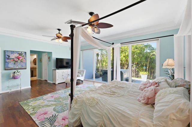9001 N Lake Dasha Drive, Plantation, FL 33324