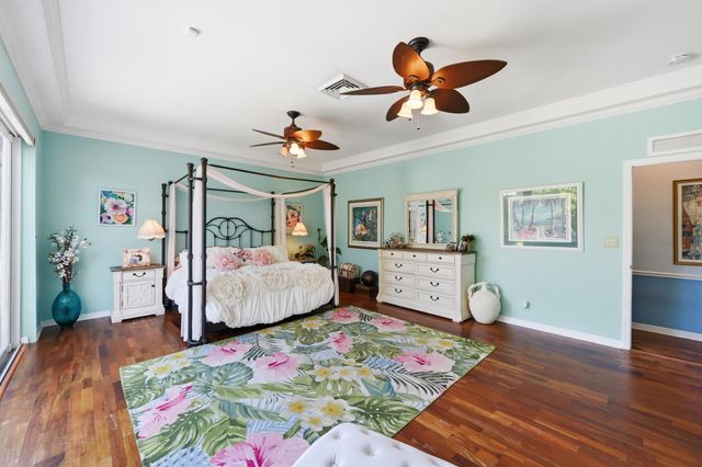 9001 N Lake Dasha Drive, Plantation, FL 33324