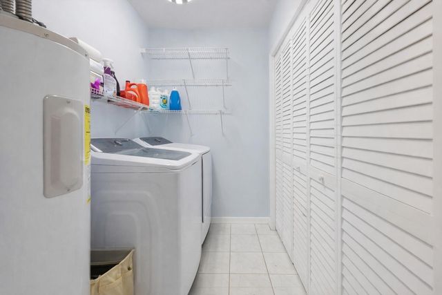 9001 N Lake Dasha Drive, Plantation, FL 33324