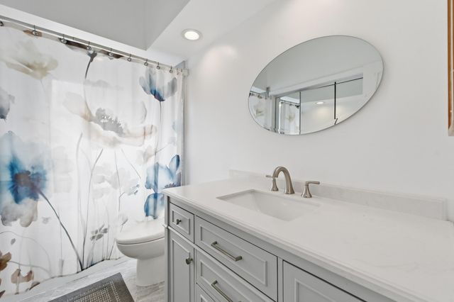 9001 N Lake Dasha Drive, Plantation, FL 33324