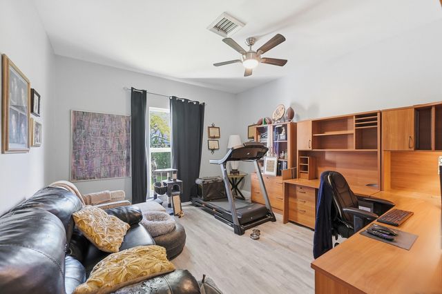 9001 N Lake Dasha Drive, Plantation, FL 33324