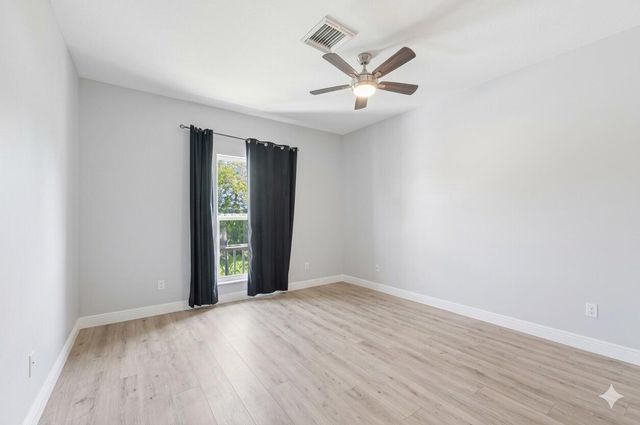 9001 N Lake Dasha Drive, Plantation, FL 33324