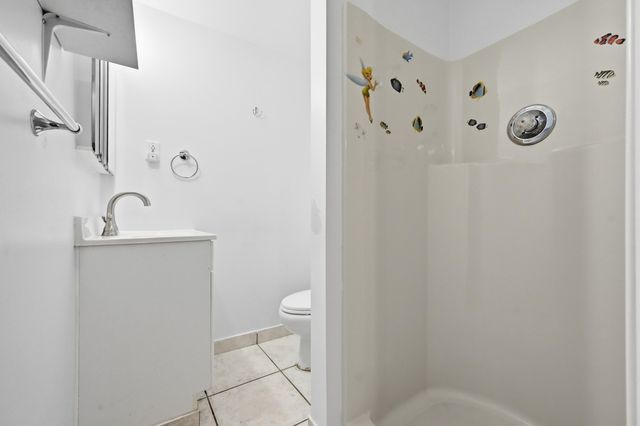 9001 N Lake Dasha Drive, Plantation, FL 33324