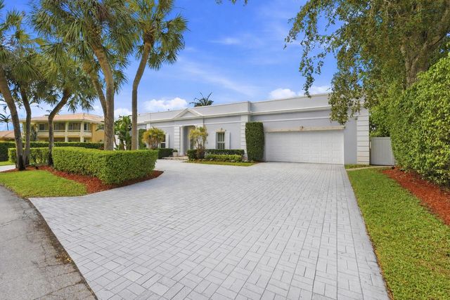 9001 N Lake Dasha Drive, Plantation, FL 33324