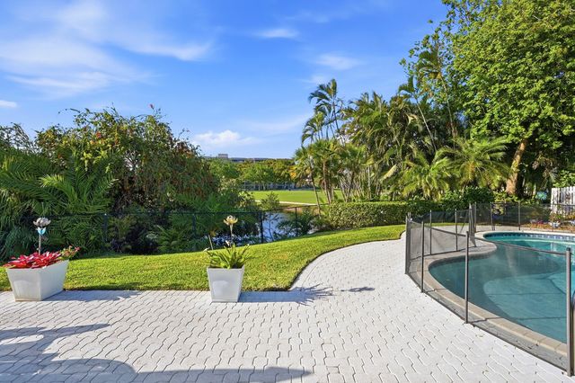 9001 N Lake Dasha Drive, Plantation, FL 33324