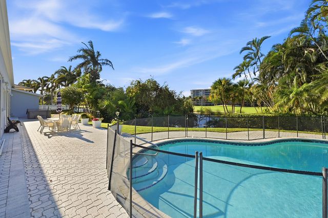 9001 N Lake Dasha Drive, Plantation, FL 33324