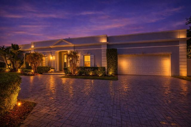 9001 N Lake Dasha Drive, Plantation, FL 33324