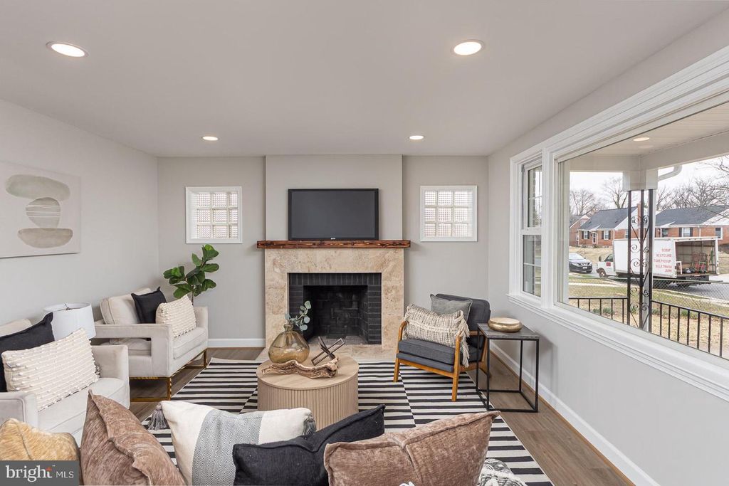 Image 11 of property listing at 3716 SYLVAN DR, Gwynn Oak, MD 21207