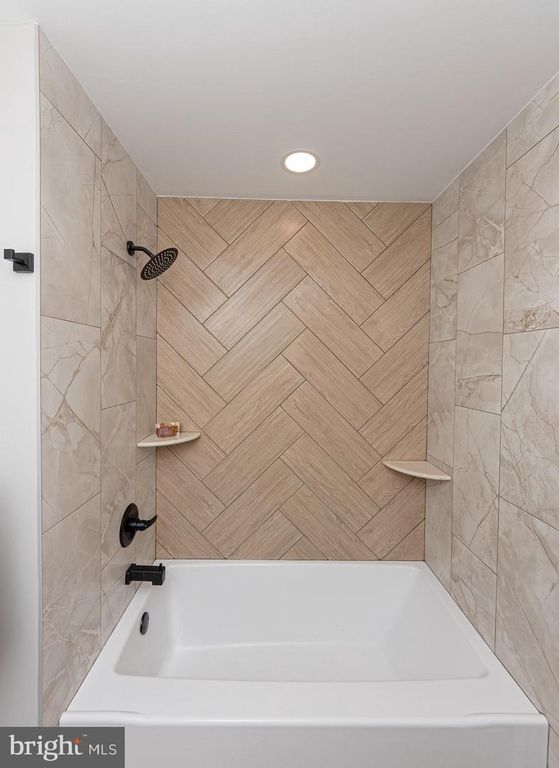 Image 21 of property listing at 3716 SYLVAN DR, Gwynn Oak, MD 21207