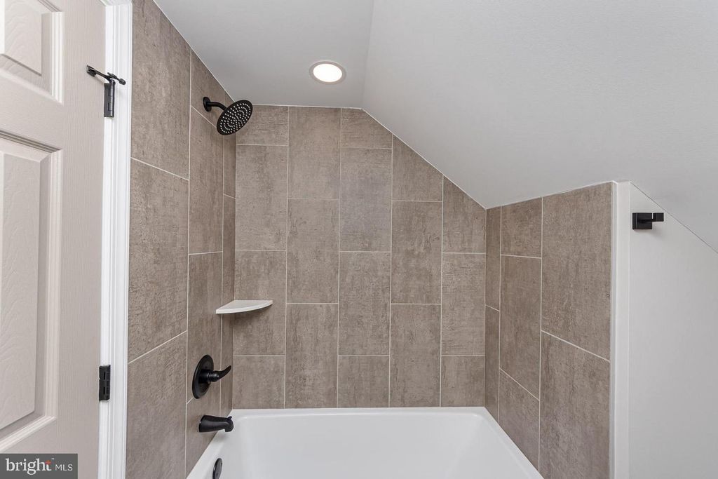 Image 26 of property listing at 3716 SYLVAN DR, Gwynn Oak, MD 21207