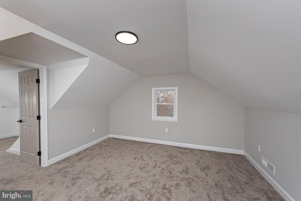 Image 28 of property listing at 3716 SYLVAN DR, Gwynn Oak, MD 21207