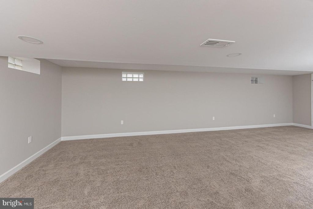 Image 33 of property listing at 3716 SYLVAN DR, Gwynn Oak, MD 21207