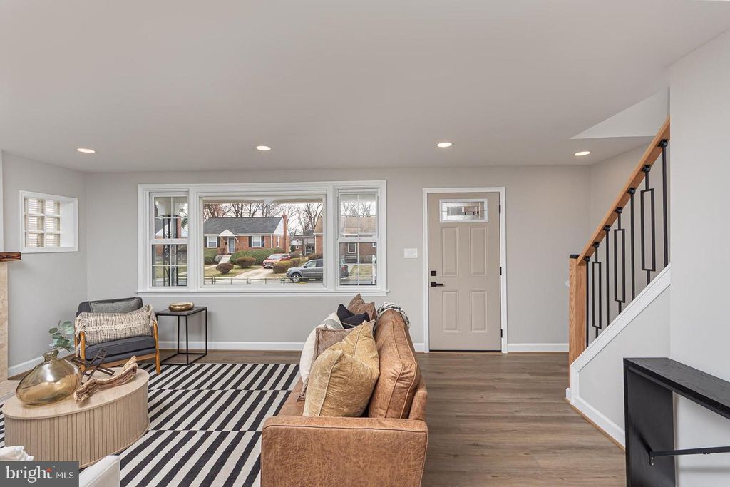 Image 8 of property listing at 3716 SYLVAN DR, Gwynn Oak, MD 21207