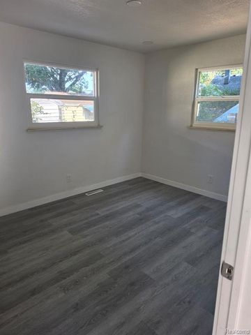 1126 Ossington Avenue, Flint, MI 48507