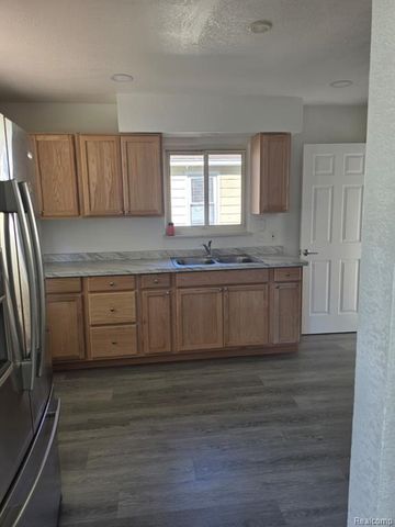 1126 Ossington Avenue, Flint, MI 48507
