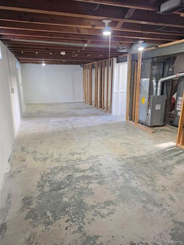 1126 Ossington Avenue, Flint, MI 48507