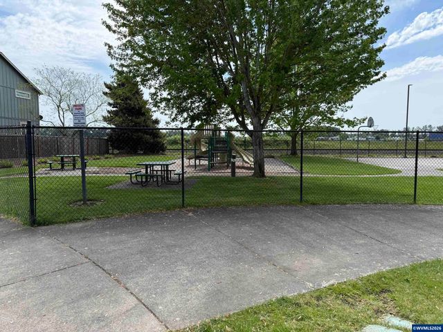 1032 Canal Av SE, Albany, OR 97322