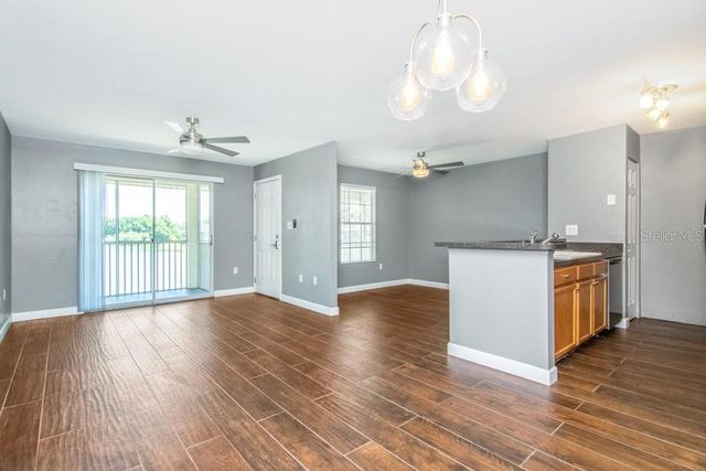 214 LAKE PARSONS GREEN 208, Brandon, FL 33511