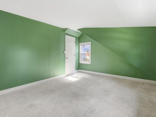 4858 N Iroquois AVENUE, Glendale, WI 53217
