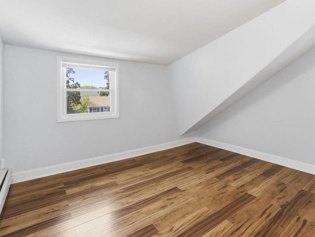 4858 N Iroquois AVENUE, Glendale, WI 53217