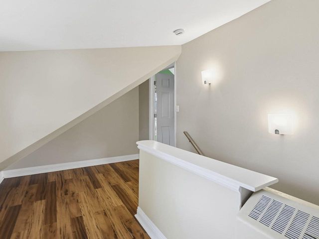 4858 N Iroquois AVENUE, Glendale, WI 53217