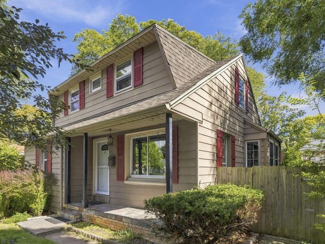 4858 N Iroquois AVENUE, Glendale, WI 53217