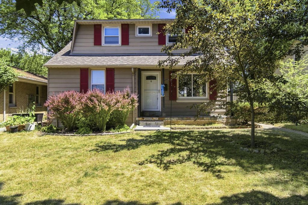 4858 N Iroquois AVENUE, Glendale, WI 53217