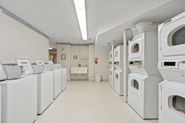 6450 York Avenue S 308, Edina, MN 55435