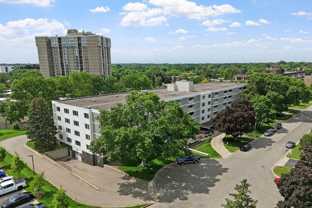 6450 York Avenue S 308, Edina, MN 55435