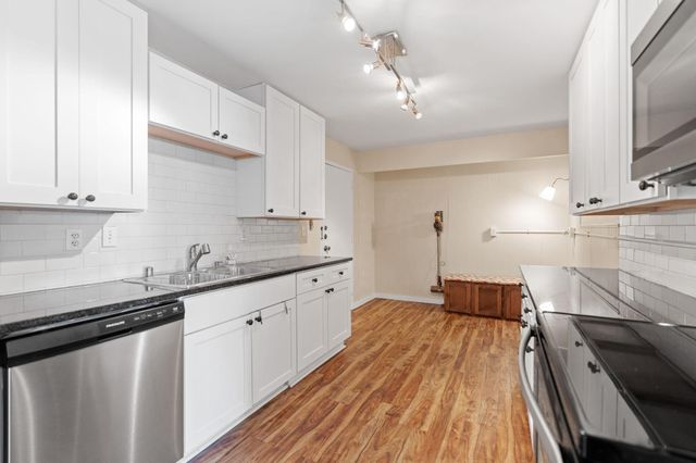 6450 York Avenue S 308, Edina, MN 55435