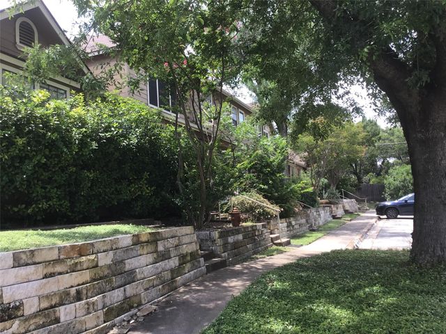 111404 NE Walnut Ridge DR 13, Austin, TX 78753