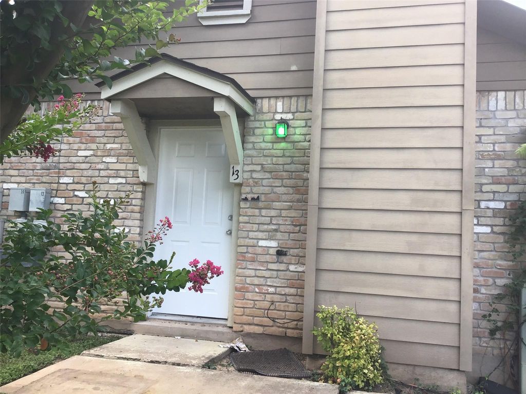 111404 NE Walnut Ridge DR 13, Austin, TX 78753