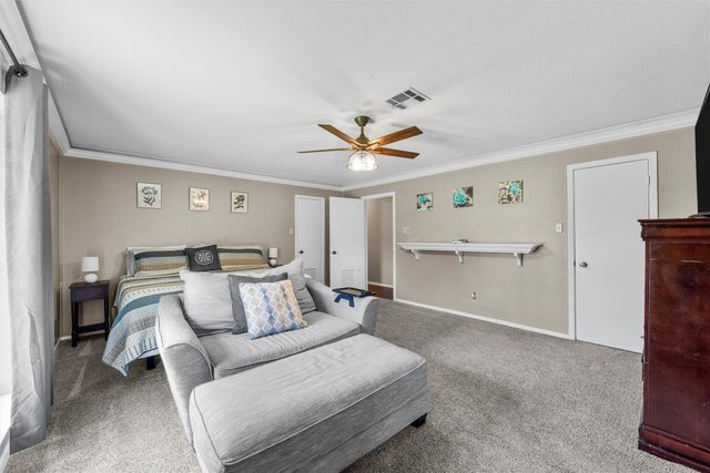 1049 W Moonlight Drive, Robinson, TX 76706