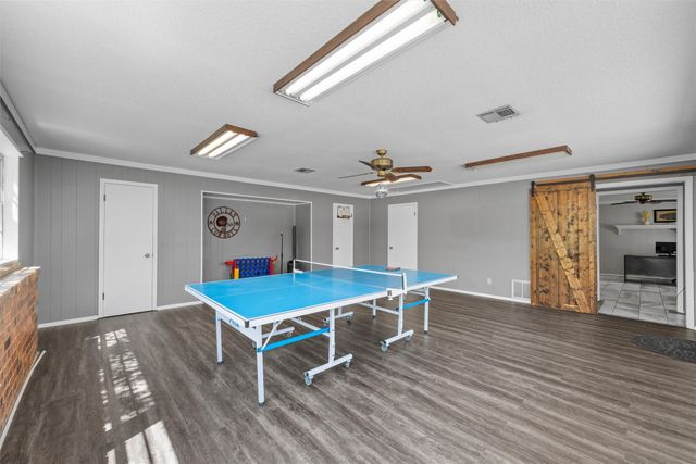 1049 W Moonlight Drive, Robinson, TX 76706