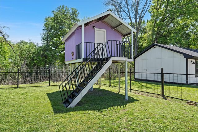 1049 W Moonlight Drive, Robinson, TX 76706