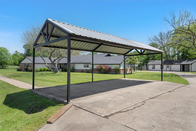 1049 W Moonlight Drive, Robinson, TX 76706