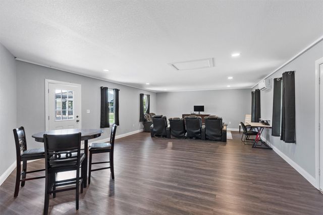 1049 W Moonlight Drive, Robinson, TX 76706